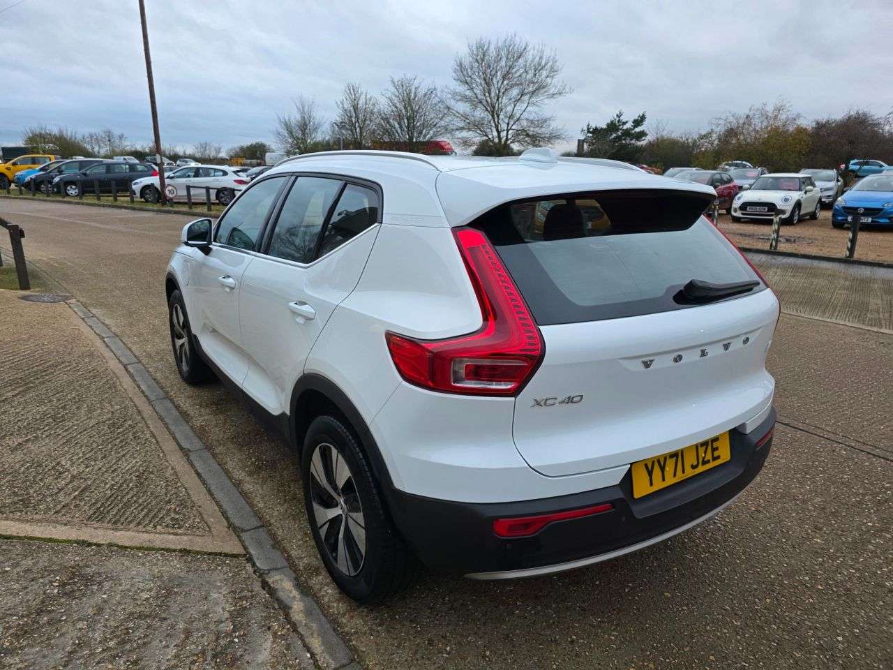 2021 VOLVO XC40 2021 VOLVO XC40