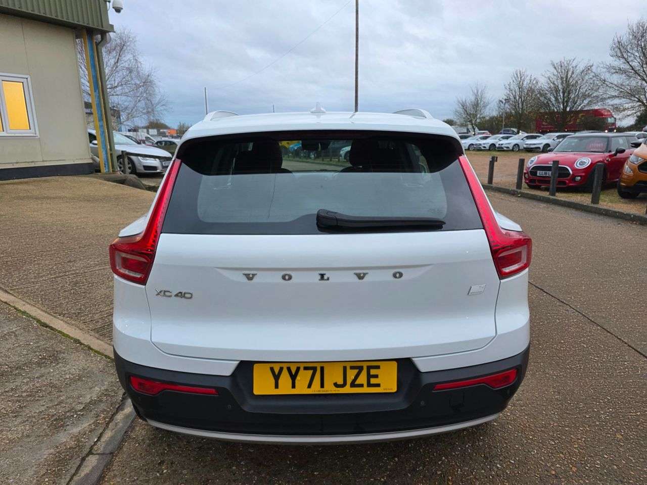 2021 VOLVO XC40 2021 VOLVO XC40