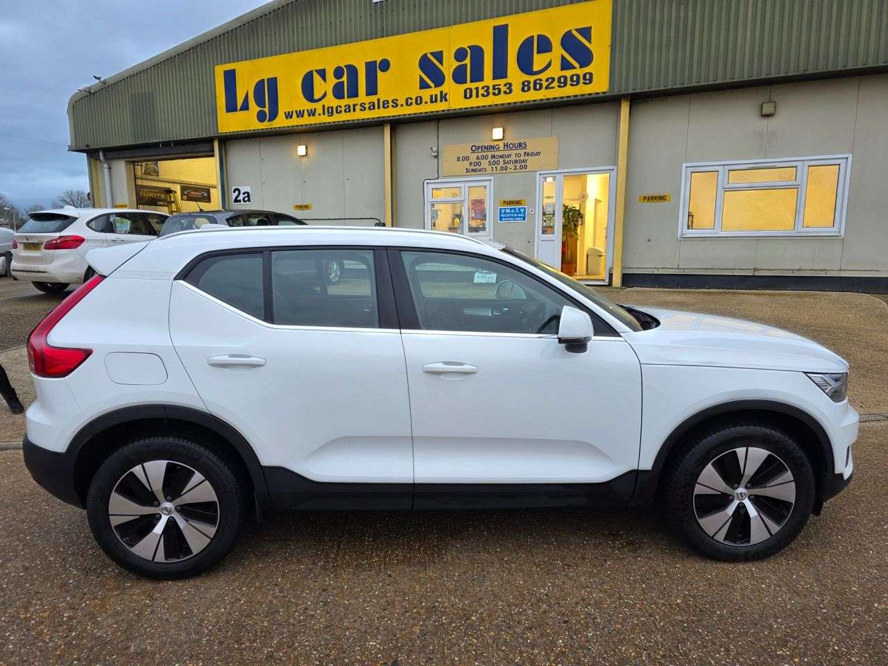 2021 VOLVO XC40 2021 VOLVO XC40