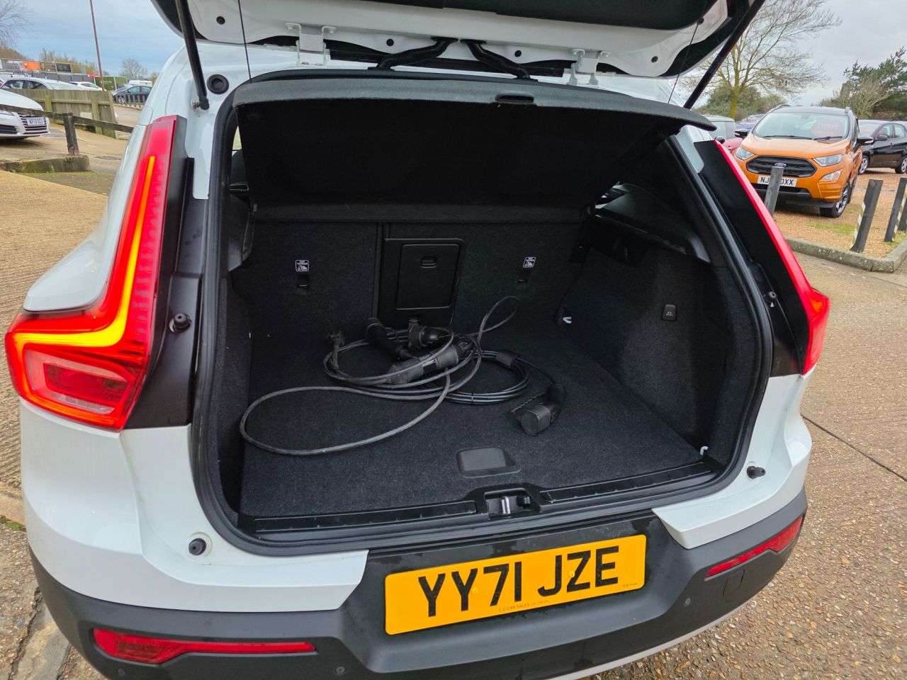 2021 VOLVO XC40 2021 VOLVO XC40