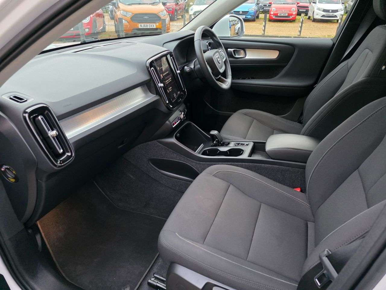 2021 VOLVO XC40 2021 VOLVO XC40