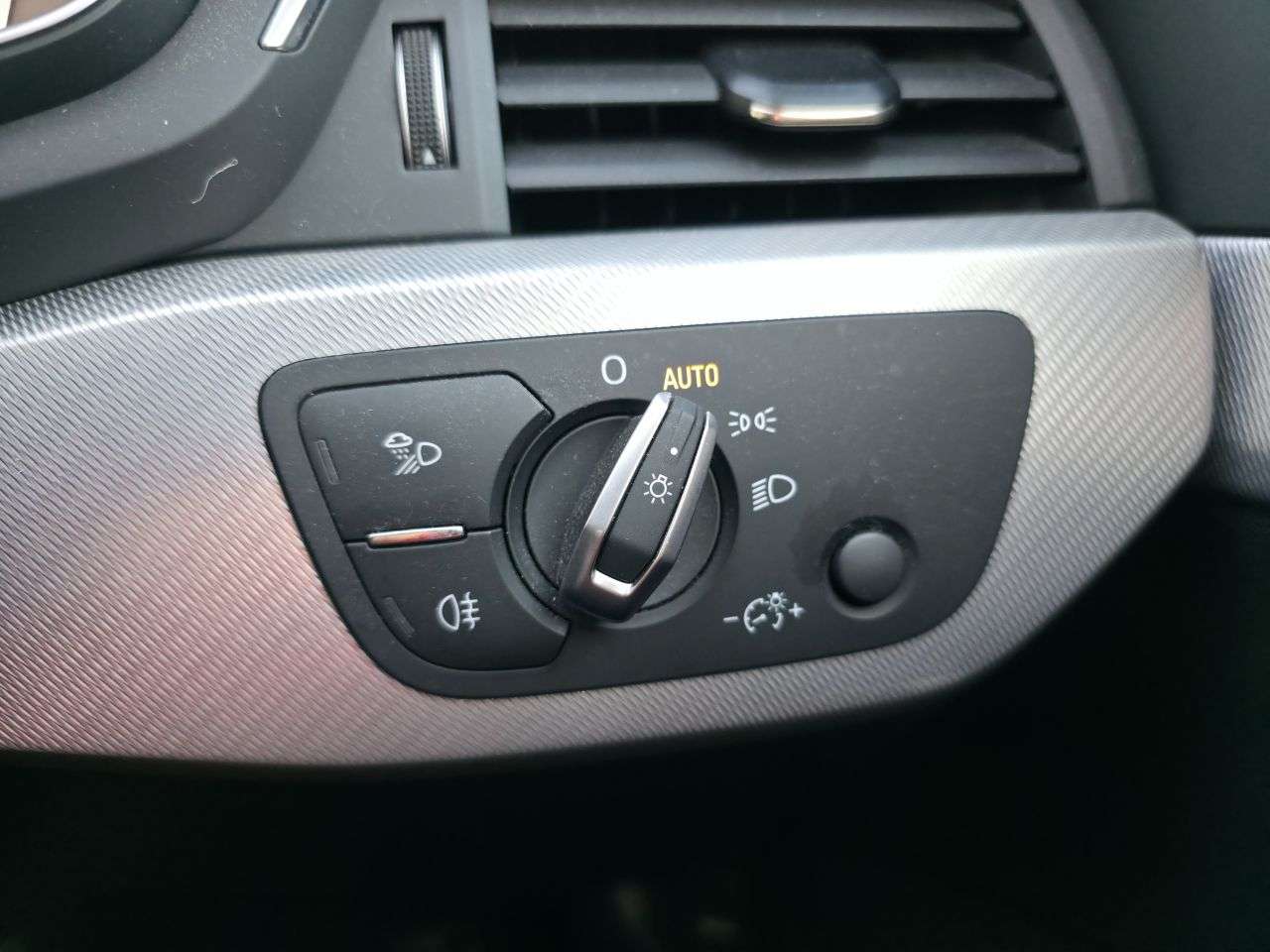 2020 AUDI A4 2020 AUDI A4