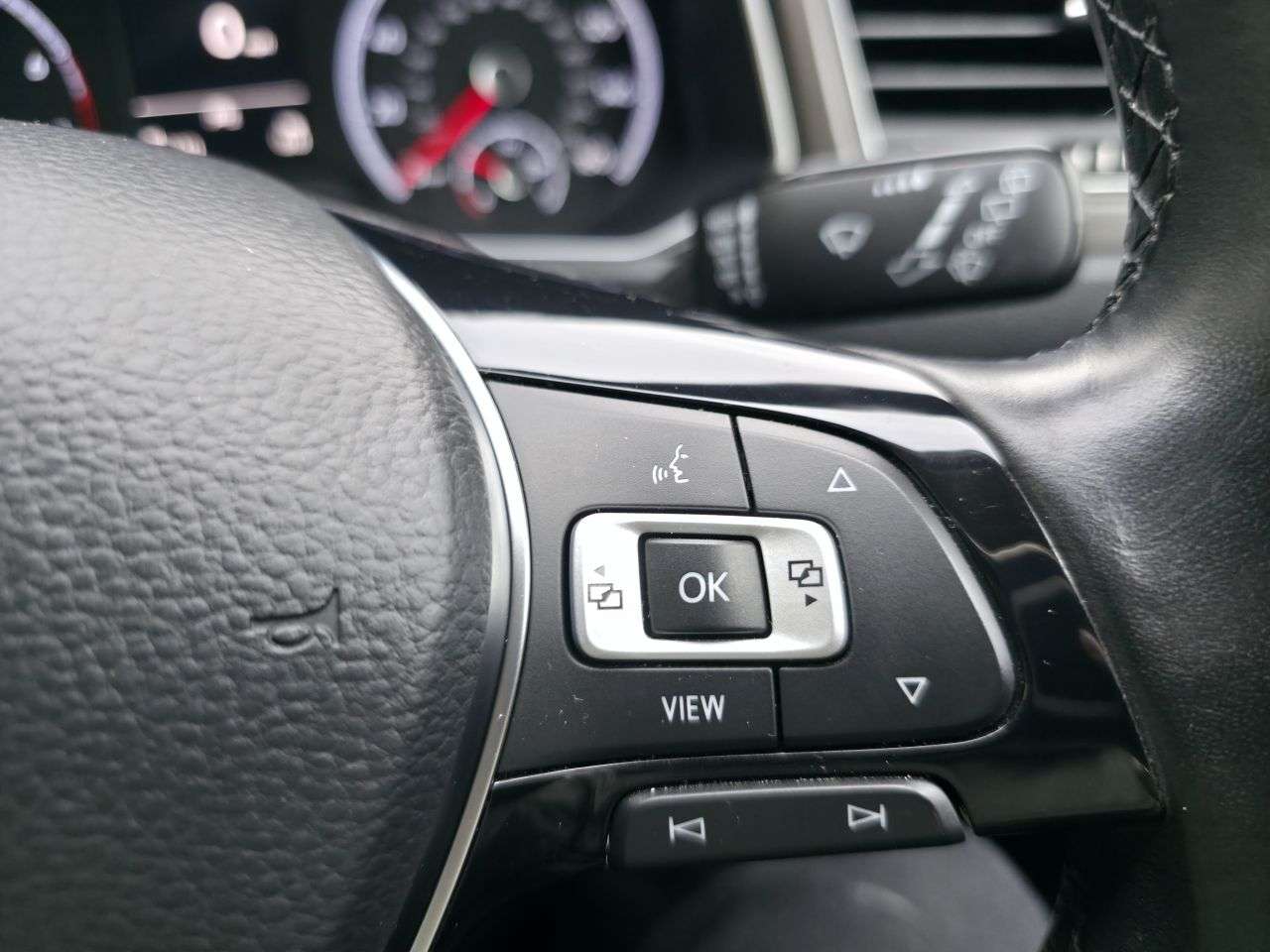 2020 VOLKSWAGEN T-ROC 2020 VOLKSWAGEN T-ROC