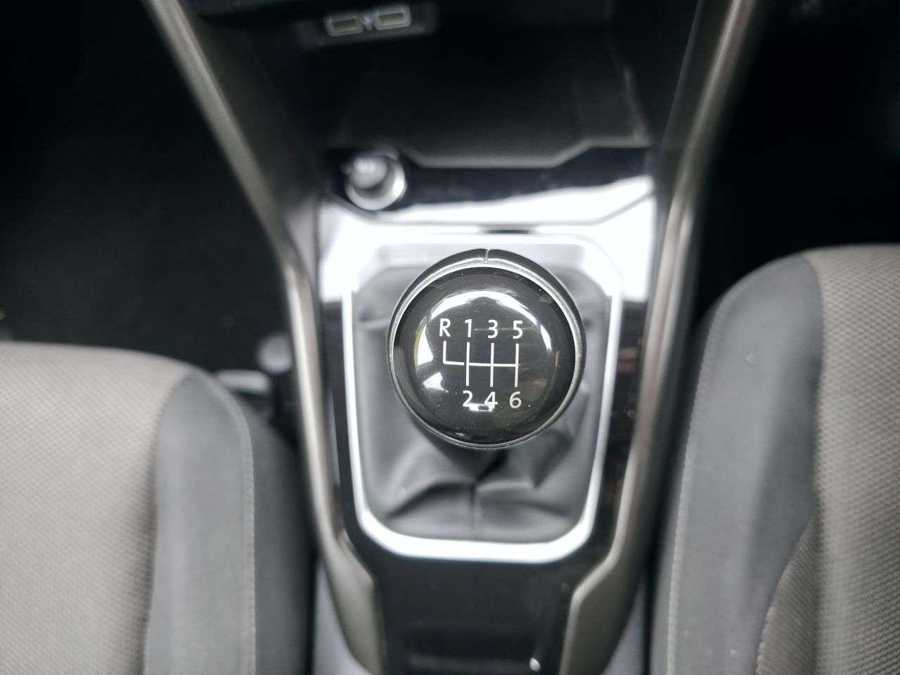 2020 VOLKSWAGEN T-ROC 2020 VOLKSWAGEN T-ROC