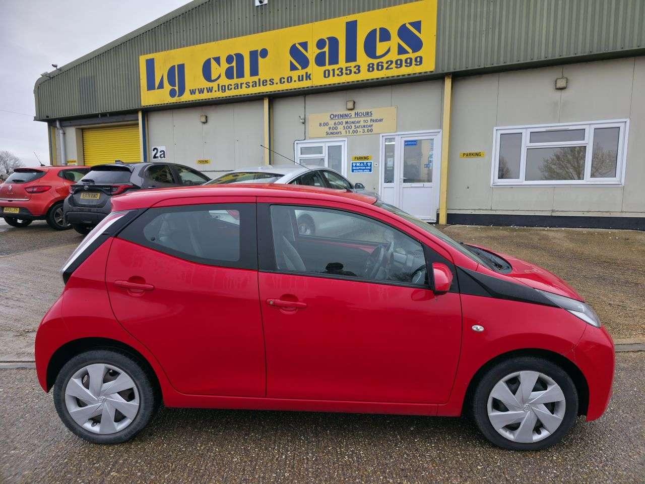 A 2015 TOYOTA AYGO 1.0 VVT-i x-play Hatchback 5dr Petrol x-shift Euro 5 Euro 5 (68 ps) A 2015 TOYOTA AYGO 1.0 VVT-i x-play Hatchback 5dr Petrol x-shift Euro 5 Euro 5 (68 ps)