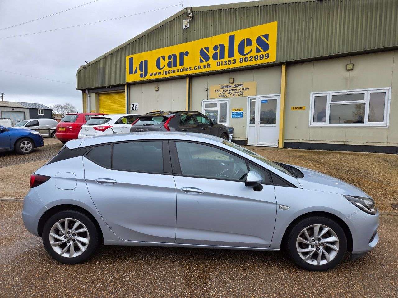 A 2020 VAUXHALL ASTRA 1.5 Turbo D SE Hatchback 5dr Diesel Manual Euro 6 (s/s) (105 ps) A 2020 VAUXHALL ASTRA 1.5 Turbo D SE Hatchback 5dr Diesel Manual Euro 6 (s/s) (105 ps)