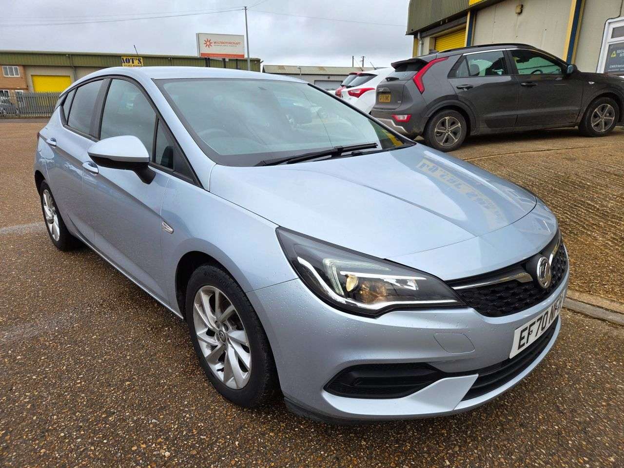 A 2020 VAUXHALL ASTRA 1.5 Turbo D SE Hatchback 5dr Diesel Manual Euro 6 (s/s) (105 ps) A 2020 VAUXHALL ASTRA 1.5 Turbo D SE Hatchback 5dr Diesel Manual Euro 6 (s/s) (105 ps)