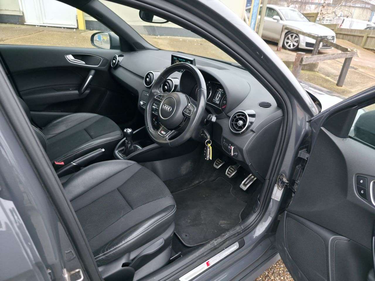 2017 AUDI A1 2017 AUDI A1