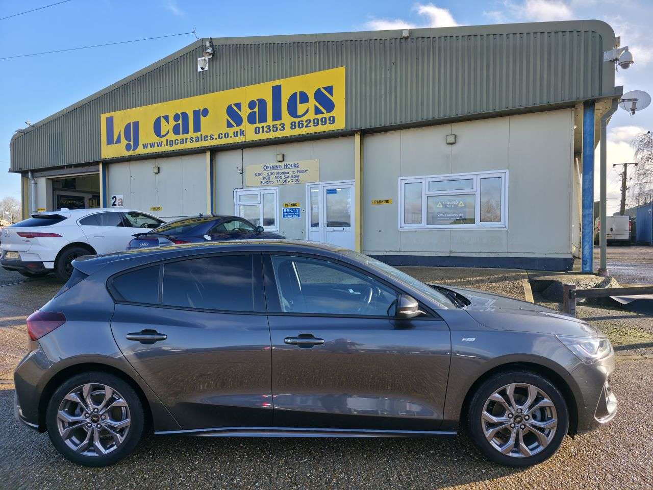 A 2022 FORD FOCUS 1.0T EcoBoost MHEV ST-Line Edition Hatchback 5dr Petrol Manual Euro 6 (s/s) A 2022 FORD FOCUS 1.0T EcoBoost MHEV ST-Line Edition Hatchback 5dr Petrol Manual Euro 6 (s/s)