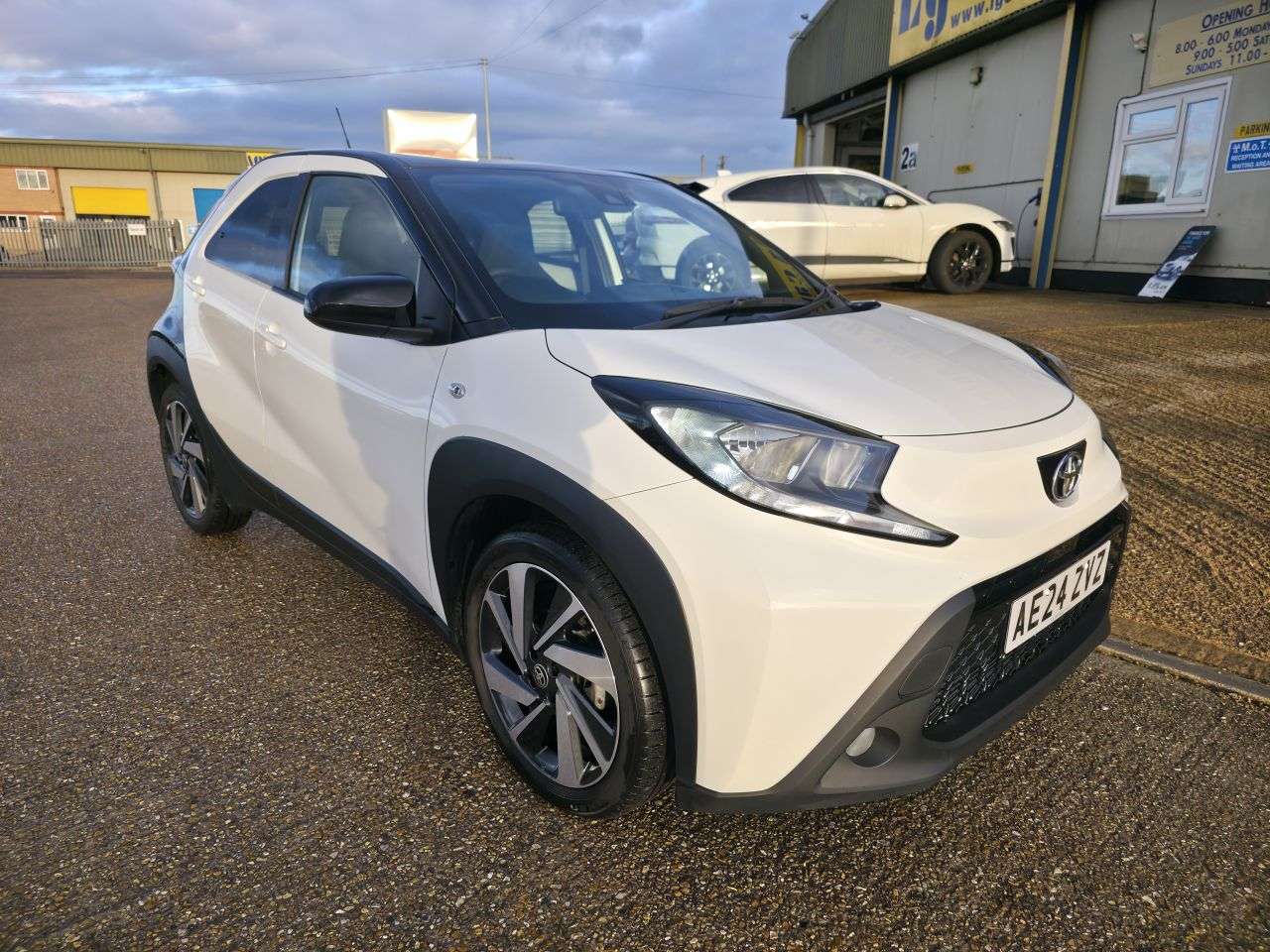 A 2024 TOYOTA AYGO X 1.0 VVT-i Edge Hatchback 5dr Petrol Manual Euro 6 (s/s) (72 ps) A 2024 TOYOTA AYGO X 1.0 VVT-i Edge Hatchback 5dr Petrol Manual Euro 6 (s/s) (72 ps)