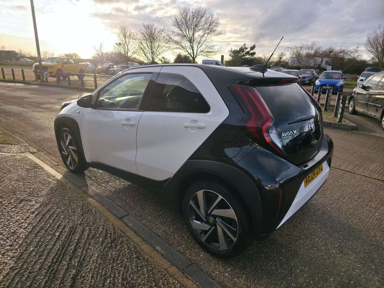 2024 TOYOTA AYGO X 2024 TOYOTA AYGO X