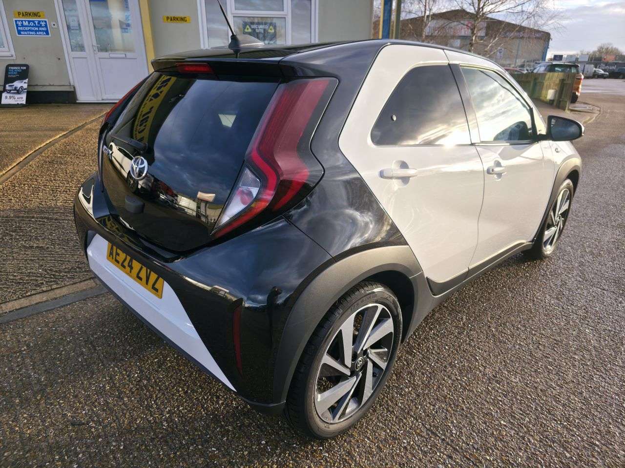 2024 TOYOTA AYGO X 2024 TOYOTA AYGO X