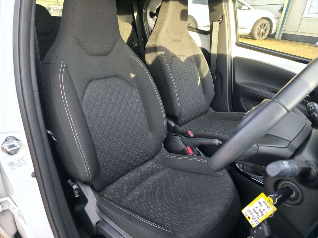 2024 TOYOTA AYGO X 2024 TOYOTA AYGO X