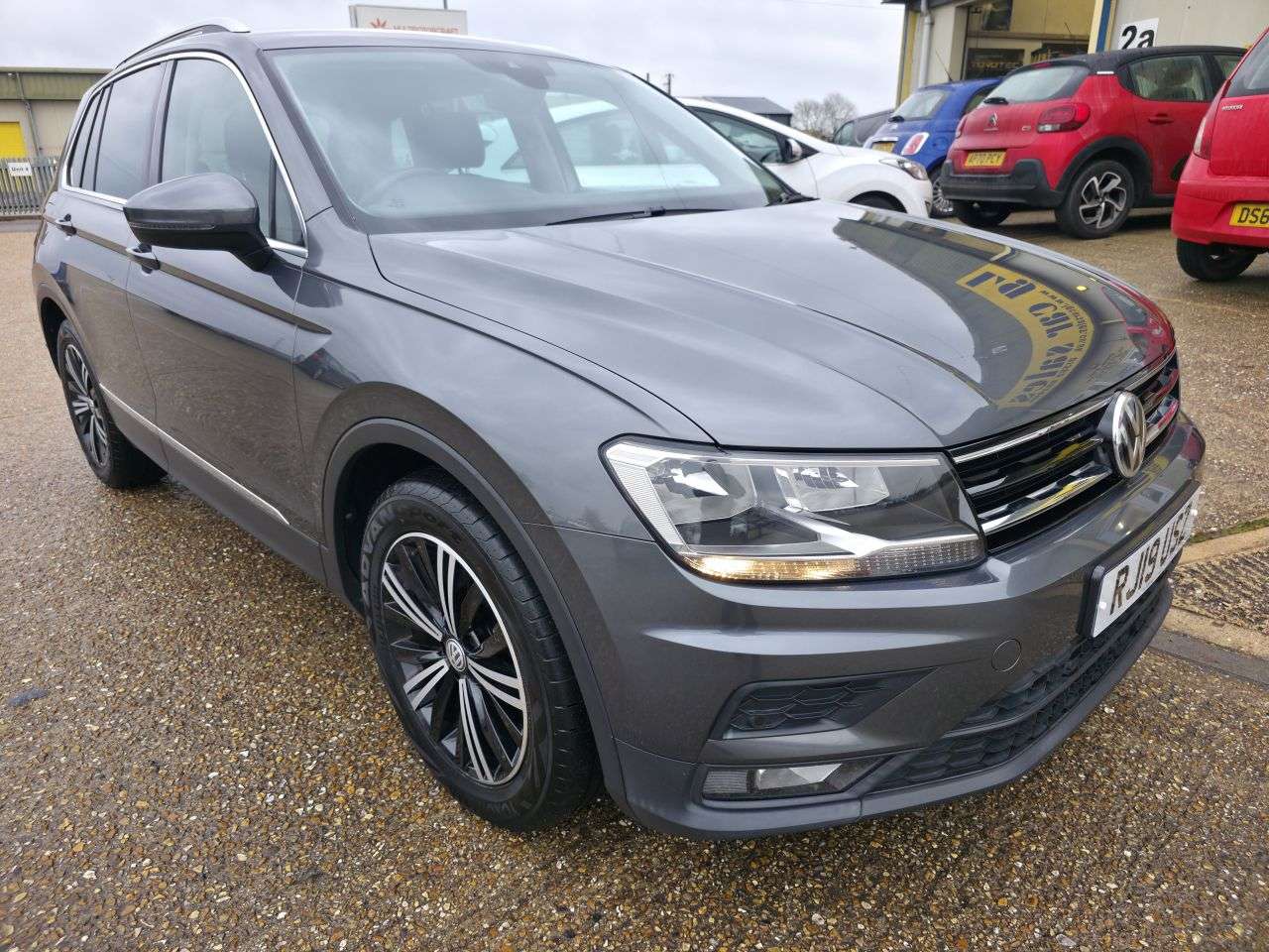 A 2019 VOLKSWAGEN TIGUAN 2.0 TDI SE Navigation SUV 5dr Diesel DSG Euro 6 (s/s) (150 ps) A 2019 VOLKSWAGEN TIGUAN 2.0 TDI SE Navigation SUV 5dr Diesel DSG Euro 6 (s/s) (150 ps)