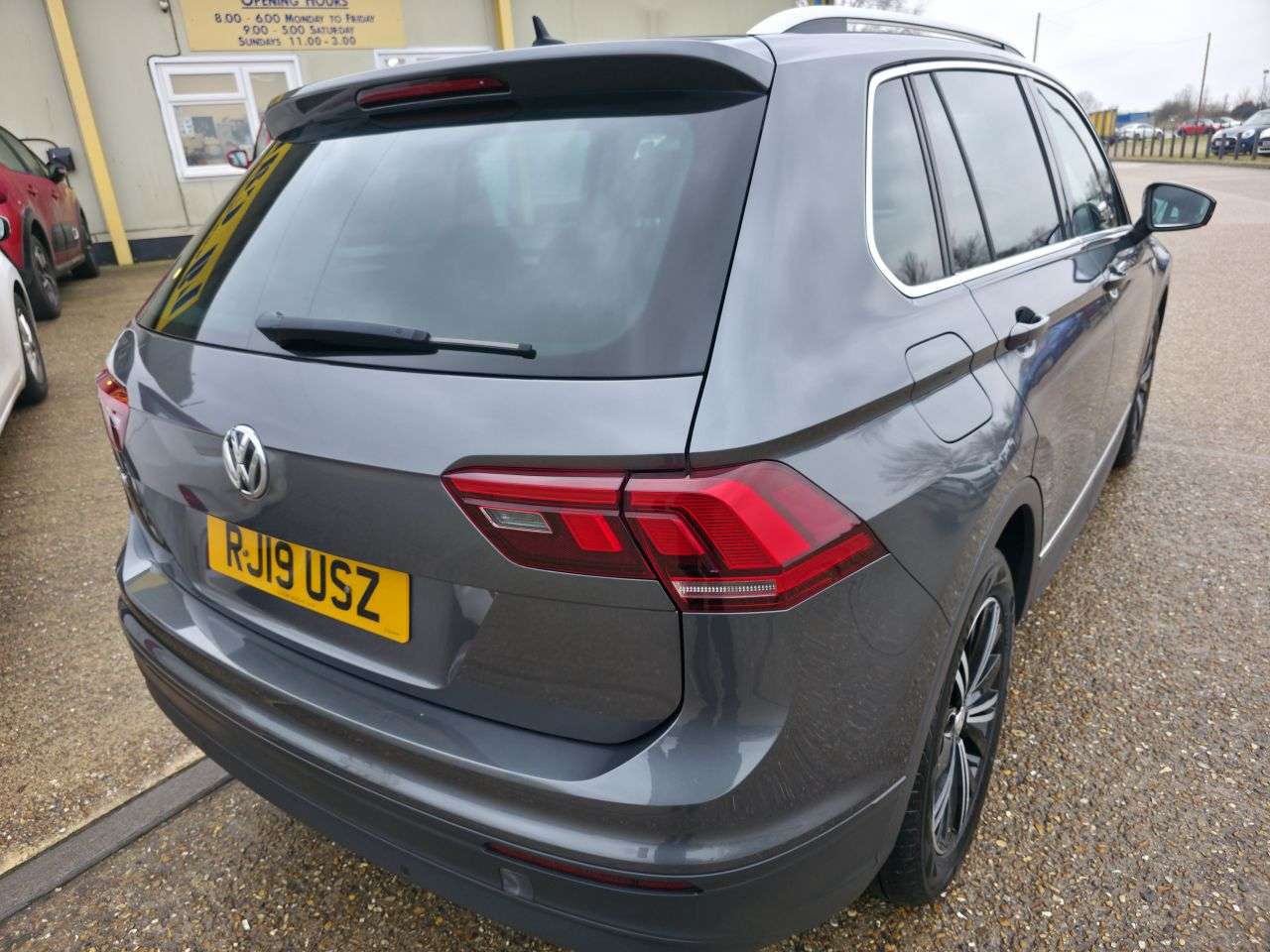 2019 VOLKSWAGEN TIGUAN 2019 VOLKSWAGEN TIGUAN