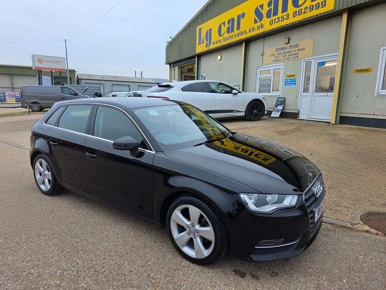 A 2014 AUDI A3 1.4 TFSI CoD Sport Sportback 5dr Petrol Manual Euro 6 (s/s) (140 ps) A 2014 AUDI A3 1.4 TFSI CoD Sport Sportback 5dr Petrol Manual Euro 6 (s/s) (140 ps)