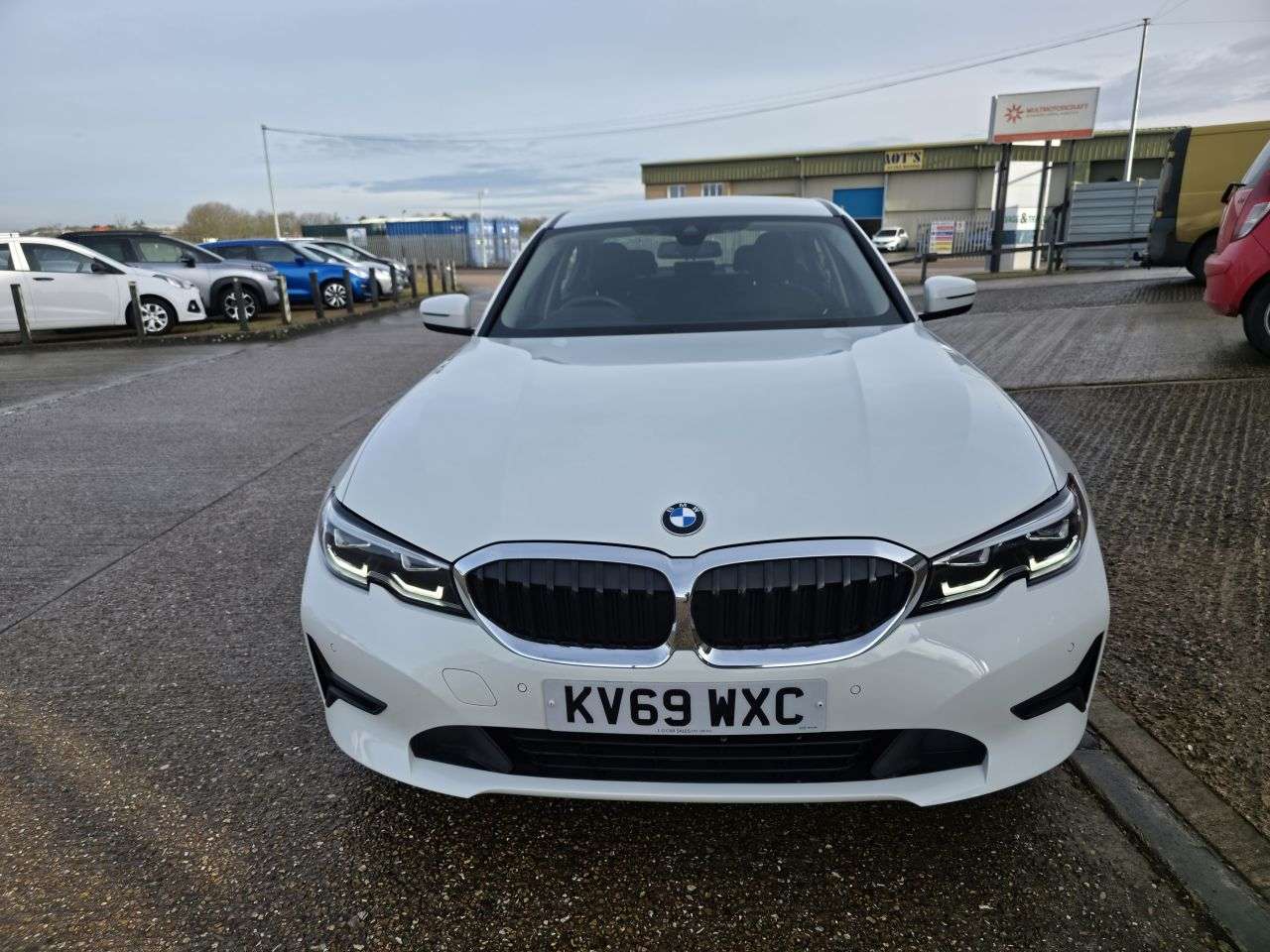 A 2019 BMW 3 SERIES 2.0 318d SE Saloon 4dr Diesel Manual Euro 6 (s/s) (150 ps) A 2019 BMW 3 SERIES 2.0 318d SE Saloon 4dr Diesel Manual Euro 6 (s/s) (150 ps)