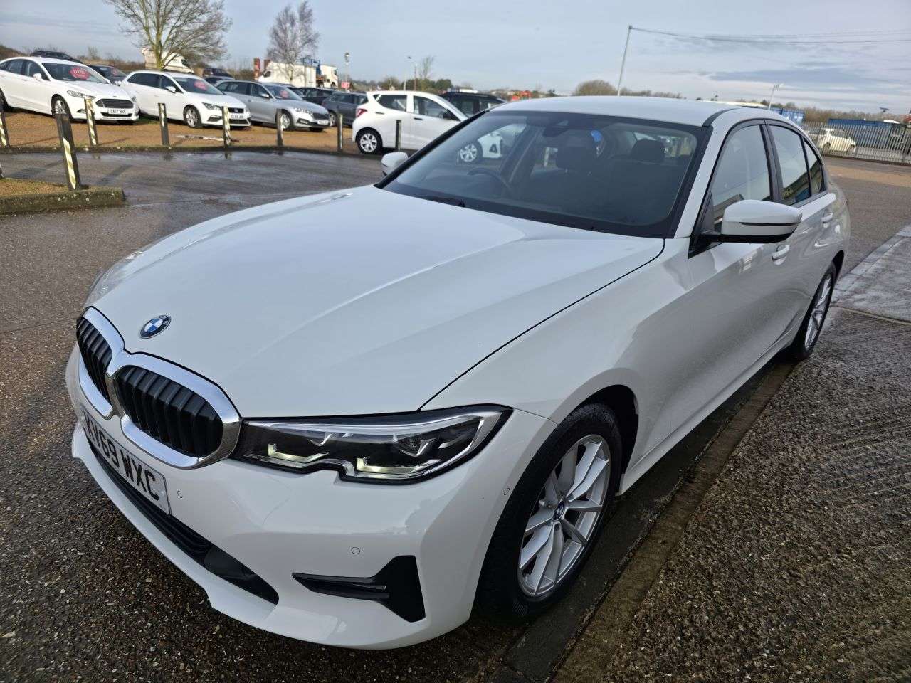 A 2019 BMW 3 SERIES 2.0 318d SE Saloon 4dr Diesel Manual Euro 6 (s/s) (150 ps) A 2019 BMW 3 SERIES 2.0 318d SE Saloon 4dr Diesel Manual Euro 6 (s/s) (150 ps)