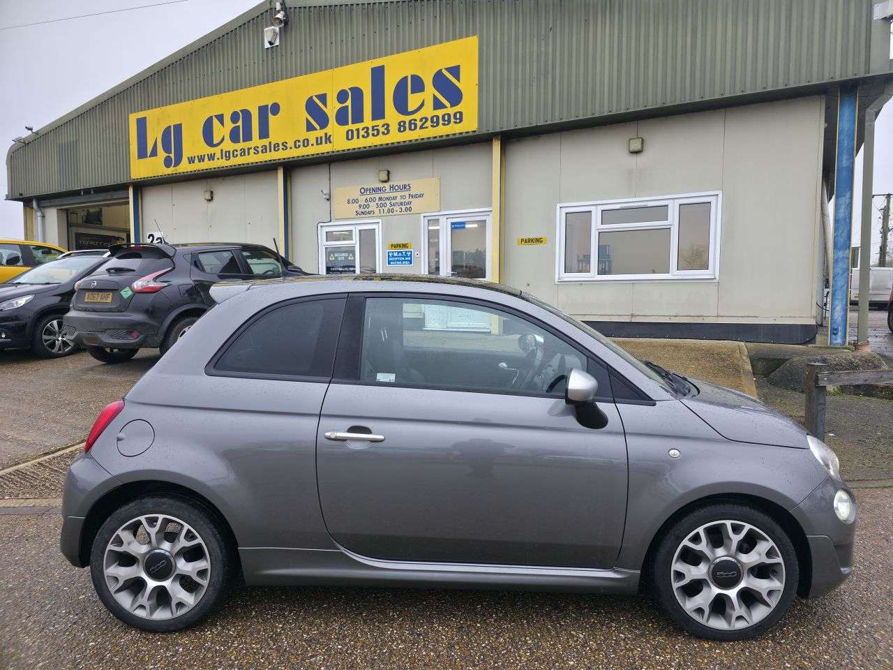 A 2020 FIAT 500 1.2 Rock Star Hatchback 3dr Petrol Manual Euro 6 (s/s) (69 bhp) A 2020 FIAT 500 1.2 Rock Star Hatchback 3dr Petrol Manual Euro 6 (s/s) (69 bhp)