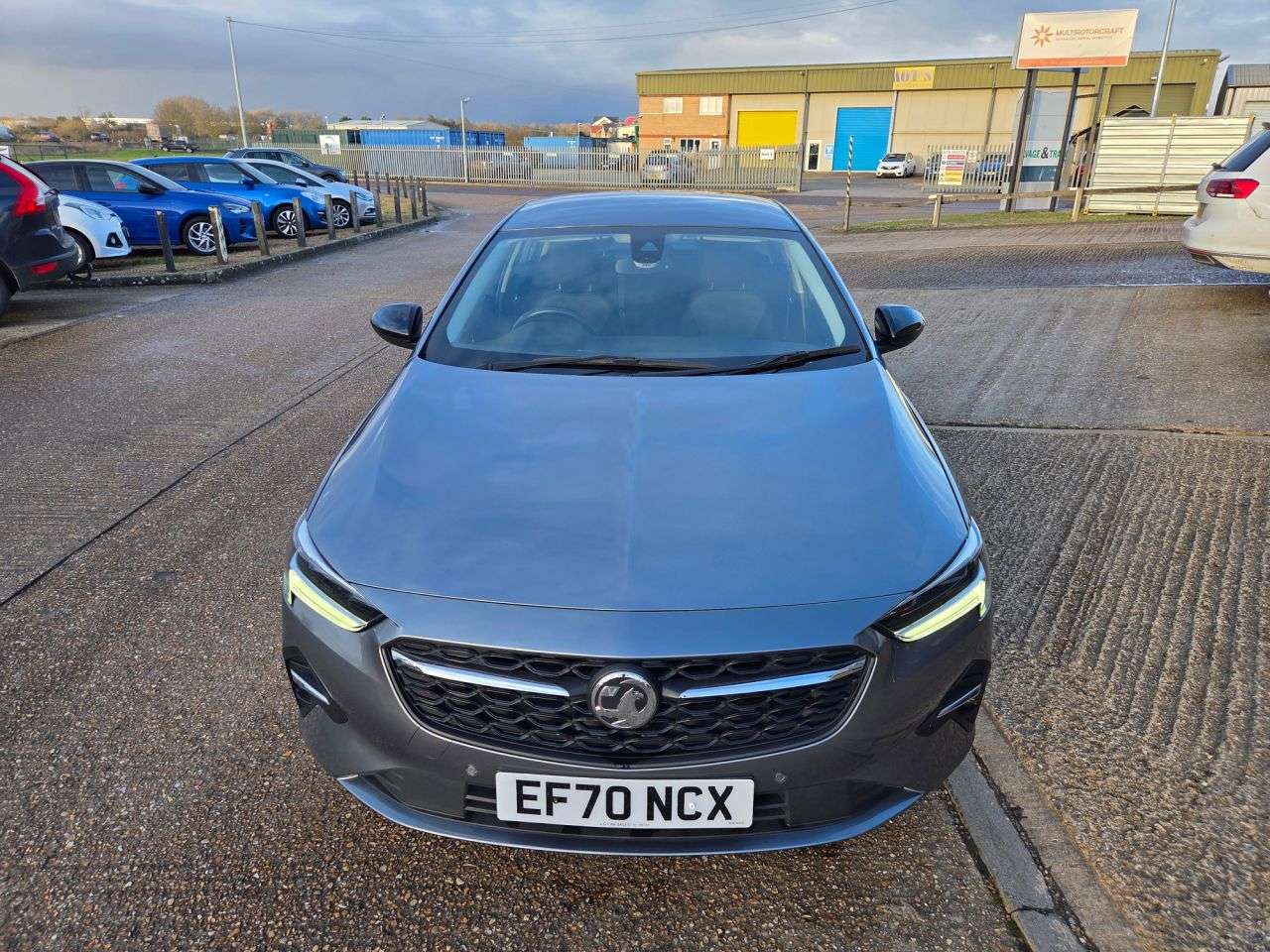 A 2020 VAUXHALL INSIGNIA 1.5 Turbo D SE Nav Grand Sport 5dr Diesel Manual Euro 6 (s/s) (122 ps) A 2020 VAUXHALL INSIGNIA 1.5 Turbo D SE Nav Grand Sport 5dr Diesel Manual Euro 6 (s/s) (122 ps)