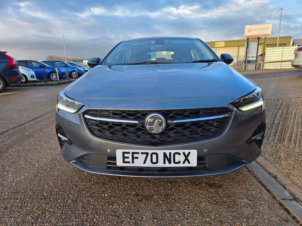 A 2020 VAUXHALL INSIGNIA 1.5 Turbo D SE Nav Grand Sport 5dr Diesel Manual Euro 6 (s/s) (122 ps) A 2020 VAUXHALL INSIGNIA 1.5 Turbo D SE Nav Grand Sport 5dr Diesel Manual Euro 6 (s/s) (122 ps)