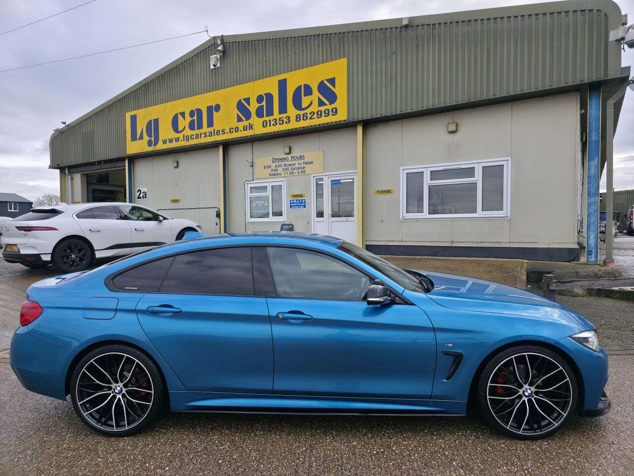 A 2019 BMW 4 SERIES GRAN COUPE 2.0 420i GPF M Sport Hatchback 5dr Petrol Auto Euro 6 (s/s) (184 ps) A 2019 BMW 4 SERIES GRAN COUPE 2.0 420i GPF M Sport Hatchback 5dr Petrol Auto Euro 6 (s/s) (184 ps)