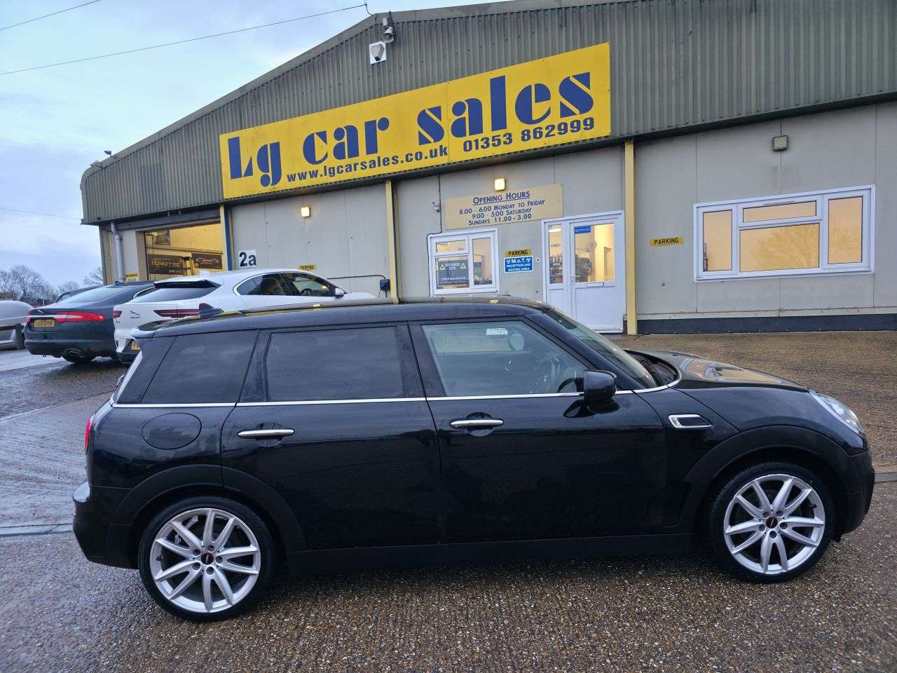 A 2021 MINI CLUBMAN 1.5 Cooper Sport Estate 6dr Petrol Steptronic Euro 6 (s/s) (136 ps) A 2021 MINI CLUBMAN 1.5 Cooper Sport Estate 6dr Petrol Steptronic Euro 6 (s/s) (136 ps)