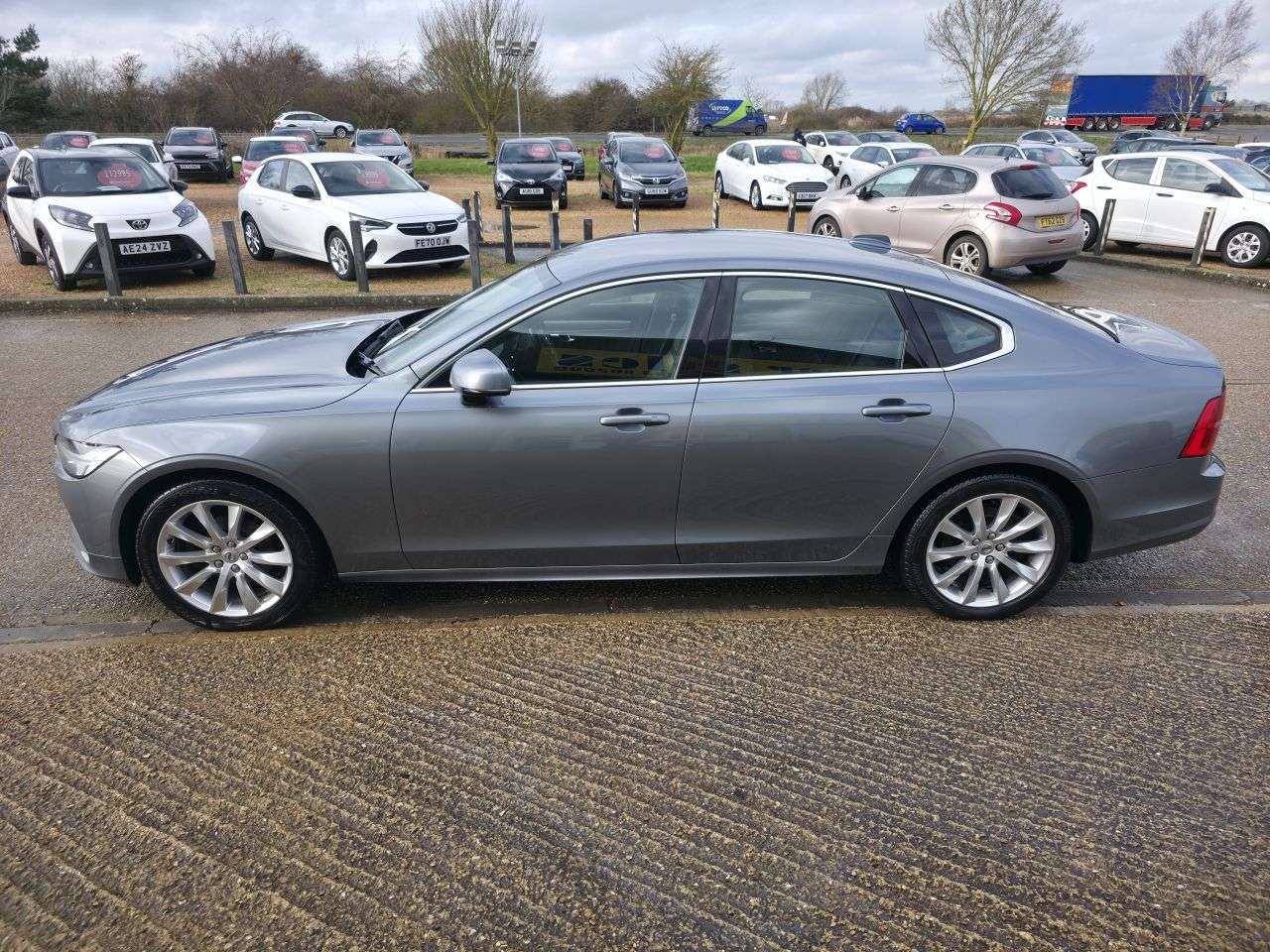 2020 VOLVO S90 2020 VOLVO S90