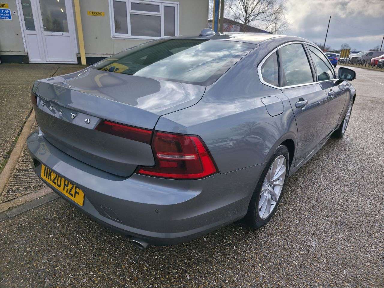 2020 VOLVO S90 2020 VOLVO S90