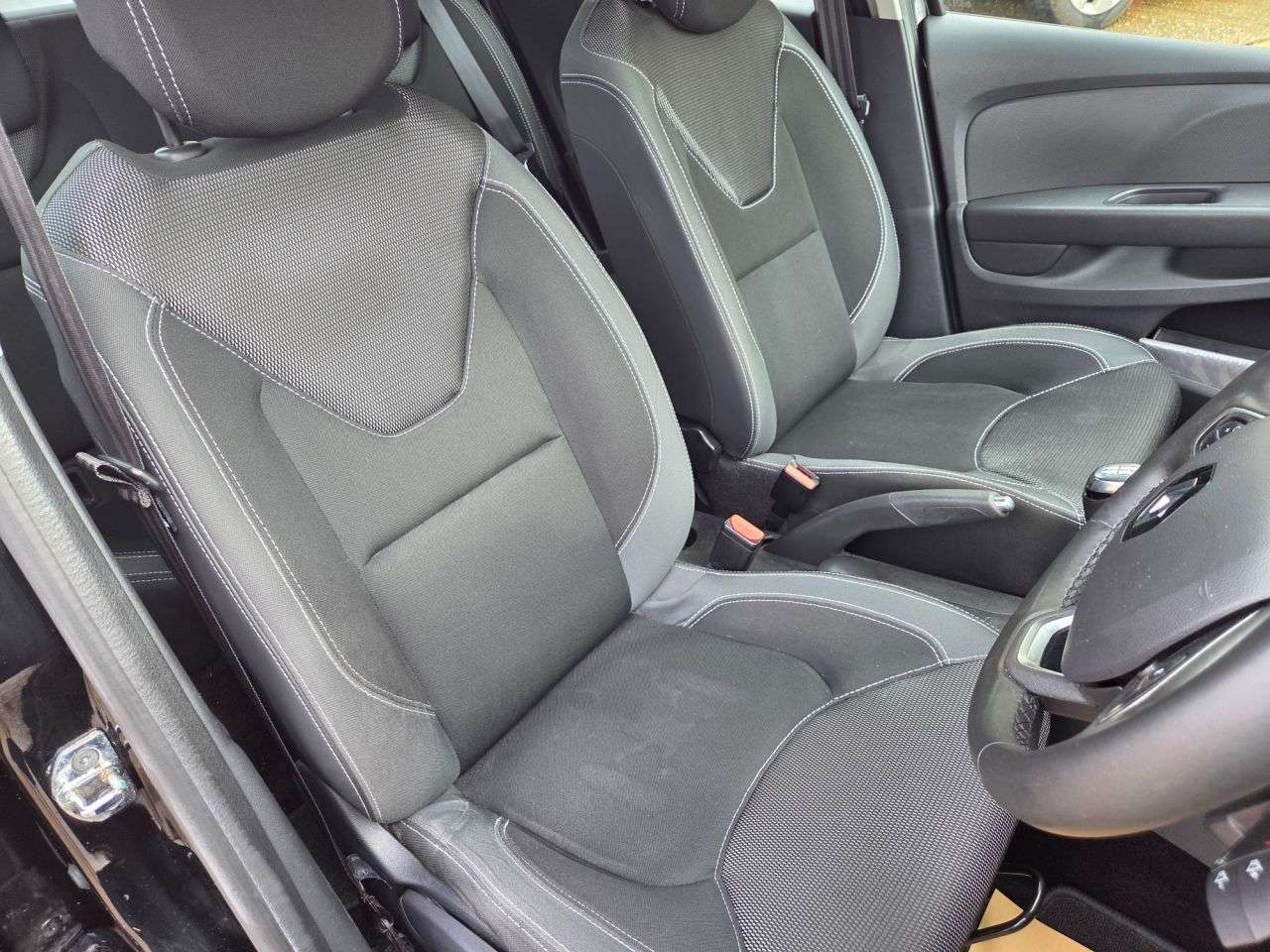 2019 RENAULT CLIO 2019 RENAULT CLIO