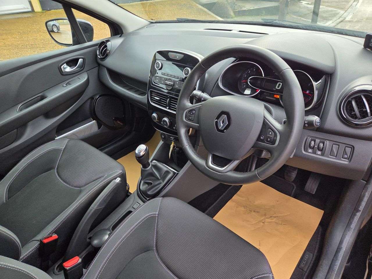 2019 RENAULT CLIO 2019 RENAULT CLIO