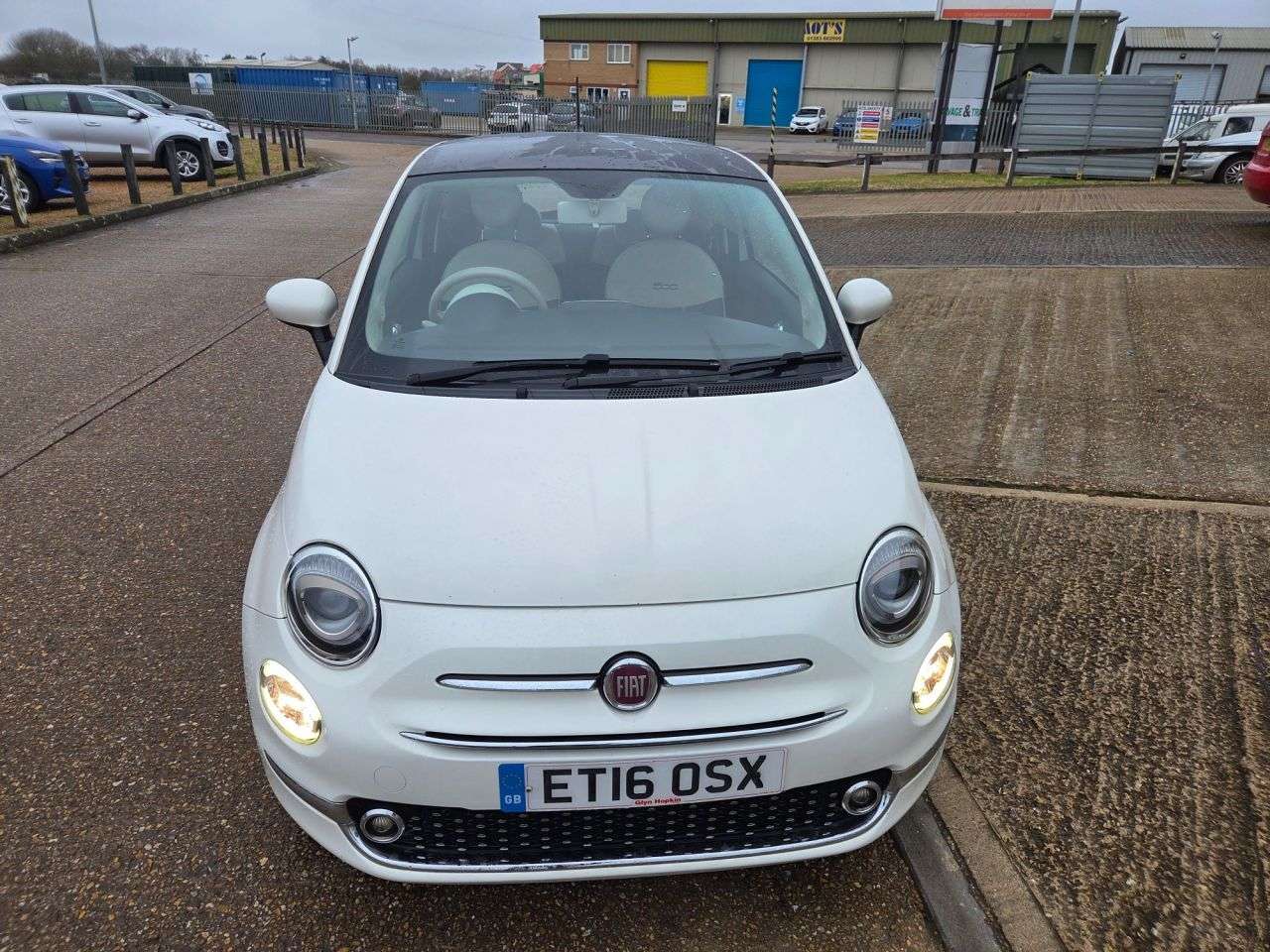 A 2016 FIAT 500 1.2 Lounge Hatchback 3dr Petrol Manual Euro 6 (s/s) (69 bhp) A 2016 FIAT 500 1.2 Lounge Hatchback 3dr Petrol Manual Euro 6 (s/s) (69 bhp)
