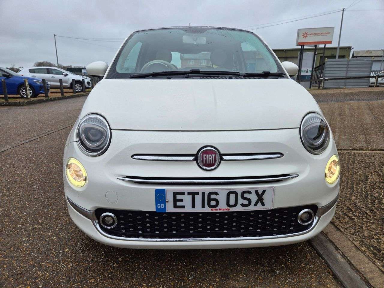 A 2016 FIAT 500 1.2 Lounge Hatchback 3dr Petrol Manual Euro 6 (s/s) (69 bhp) A 2016 FIAT 500 1.2 Lounge Hatchback 3dr Petrol Manual Euro 6 (s/s) (69 bhp)