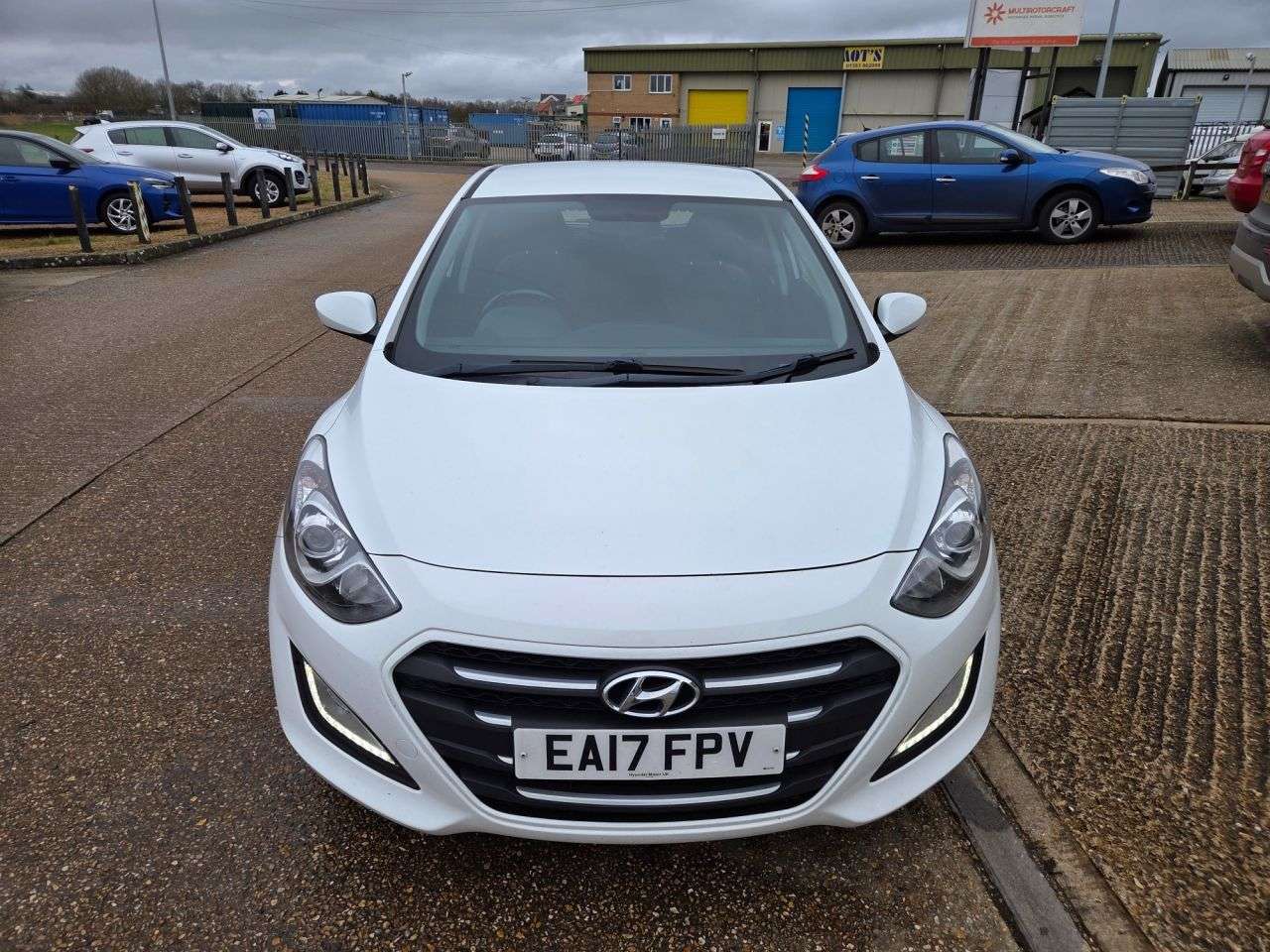 A 2017 HYUNDAI I30 1.6 CRDi Blue Drive SE Hatchback 5dr Diesel Manual Euro 6 (s/s) (110 ps) A 2017 HYUNDAI I30 1.6 CRDi Blue Drive SE Hatchback 5dr Diesel Manual Euro 6 (s/s) (110 ps)