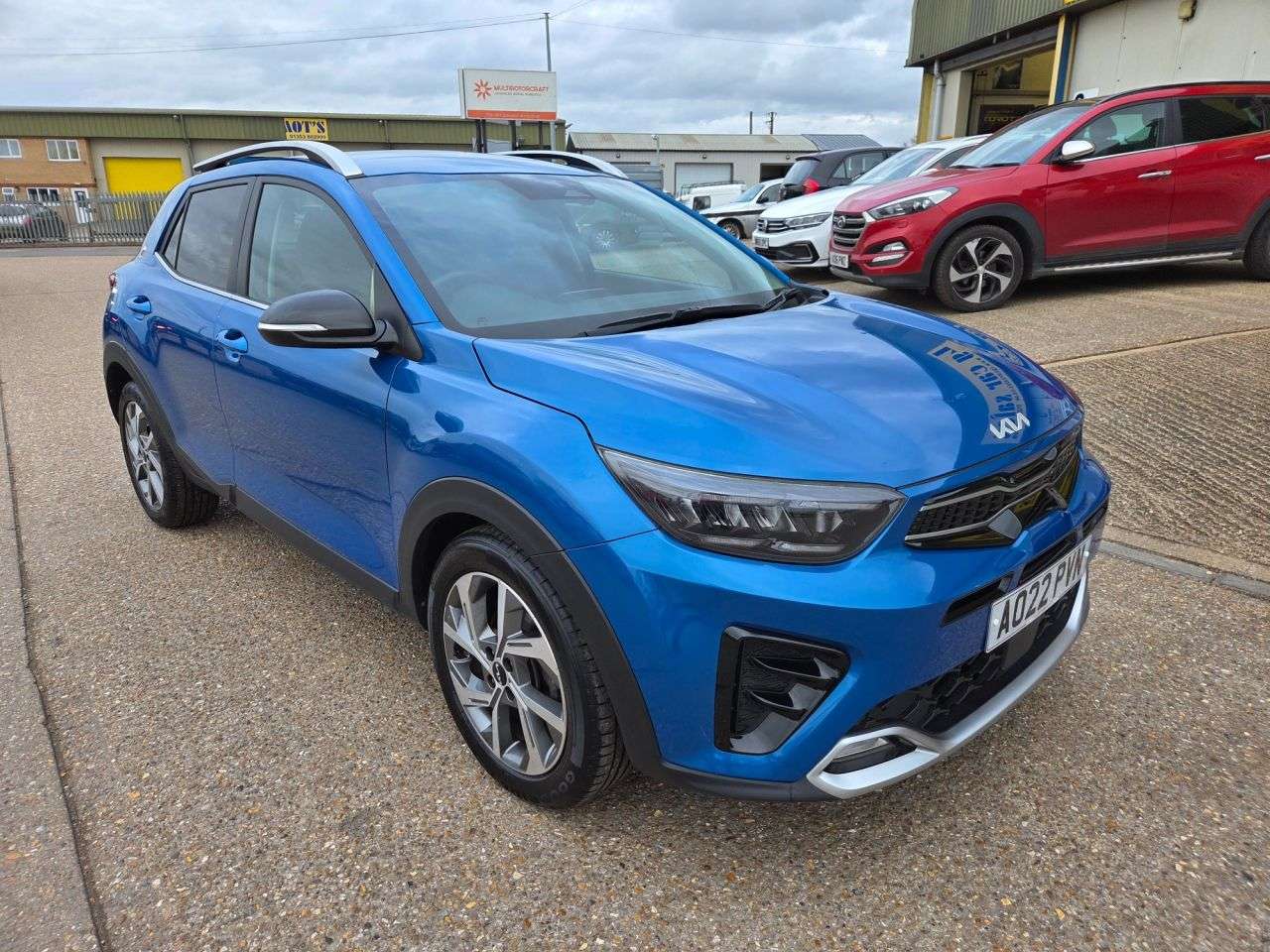 A 2022 KIA STONIC 1.0 T-GDi MHEV GT-Line SUV 5dr Petrol Hybrid Manual Euro 6 (s/s) (118 bhp) A 2022 KIA STONIC 1.0 T-GDi MHEV GT-Line SUV 5dr Petrol Hybrid Manual Euro 6 (s/s) (118 bhp)