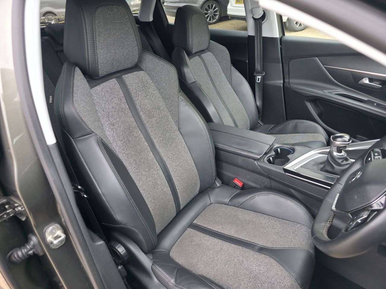 2017 PEUGEOT 3008 2017 PEUGEOT 3008