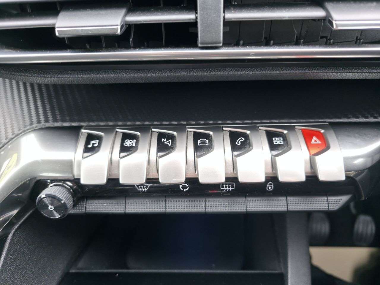 2017 PEUGEOT 3008 2017 PEUGEOT 3008