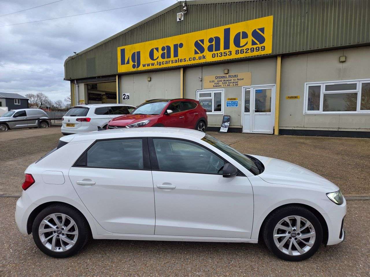 A 2019 AUDI A1 1.0 TFSI 30 Sport Sportback 5dr Petrol Manual Euro 6 (s/s) (116 ps) A 2019 AUDI A1 1.0 TFSI 30 Sport Sportback 5dr Petrol Manual Euro 6 (s/s) (116 ps)