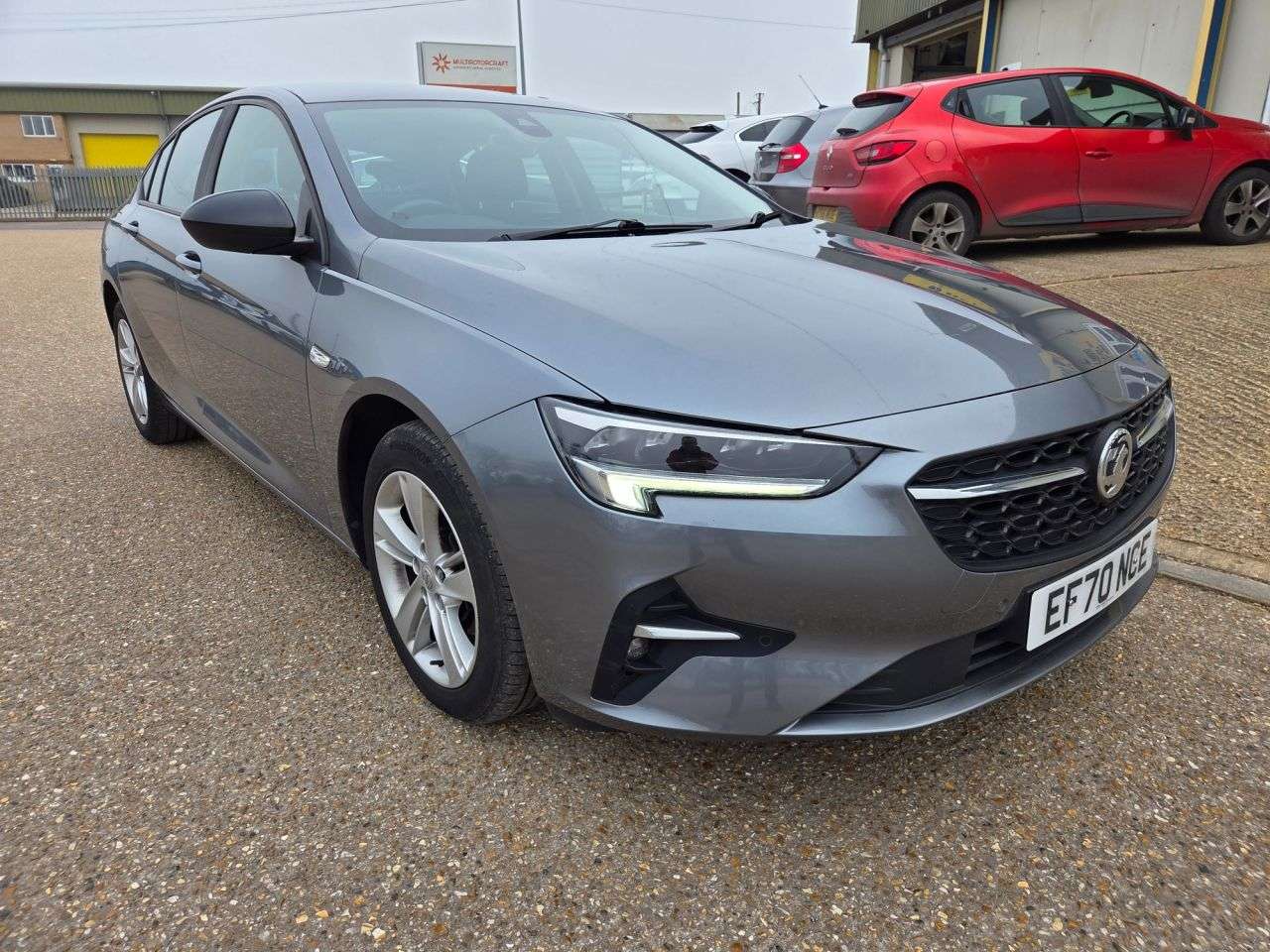 A 2020 VAUXHALL INSIGNIA 1.5 Turbo D SE Nav Grand Sport 5dr Diesel Manual Euro 6 (s/s) (122 ps) A 2020 VAUXHALL INSIGNIA 1.5 Turbo D SE Nav Grand Sport 5dr Diesel Manual Euro 6 (s/s) (122 ps)