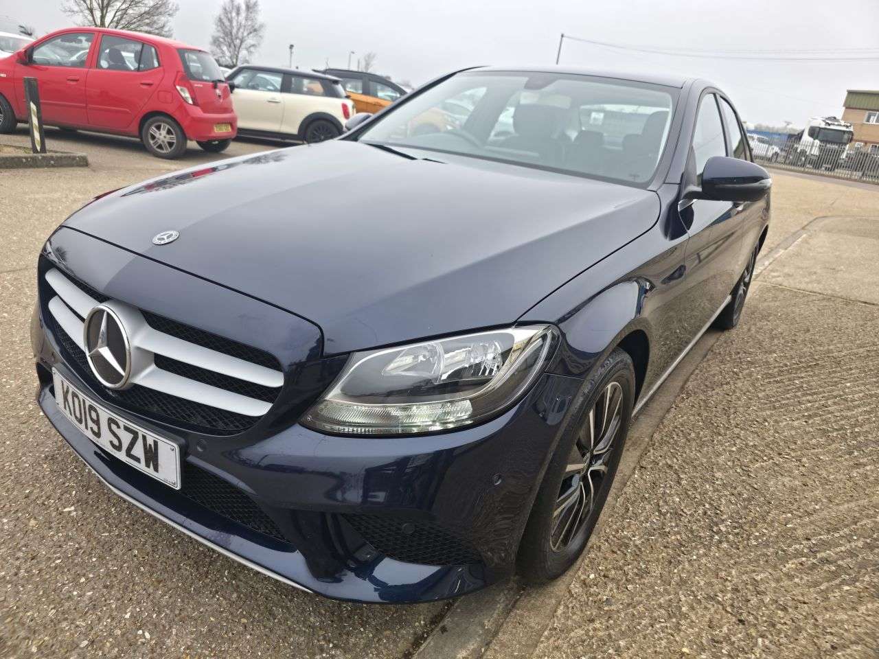 A 2019 MERCEDES-BENZ C-CLASS 2.0 C220d SE Saloon 4dr Diesel G-Tronic+ Euro 6 (s/s) (194 ps) A 2019 MERCEDES-BENZ C-CLASS 2.0 C220d SE Saloon 4dr Diesel G-Tronic+ Euro 6 (s/s) (194 ps)
