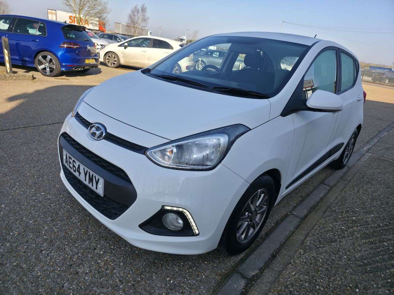 A 2014 HYUNDAI I10 1.2 Premium Hatchback 5dr Petrol Manual Euro 5 (87 ps) A 2014 HYUNDAI I10 1.2 Premium Hatchback 5dr Petrol Manual Euro 5 (87 ps)