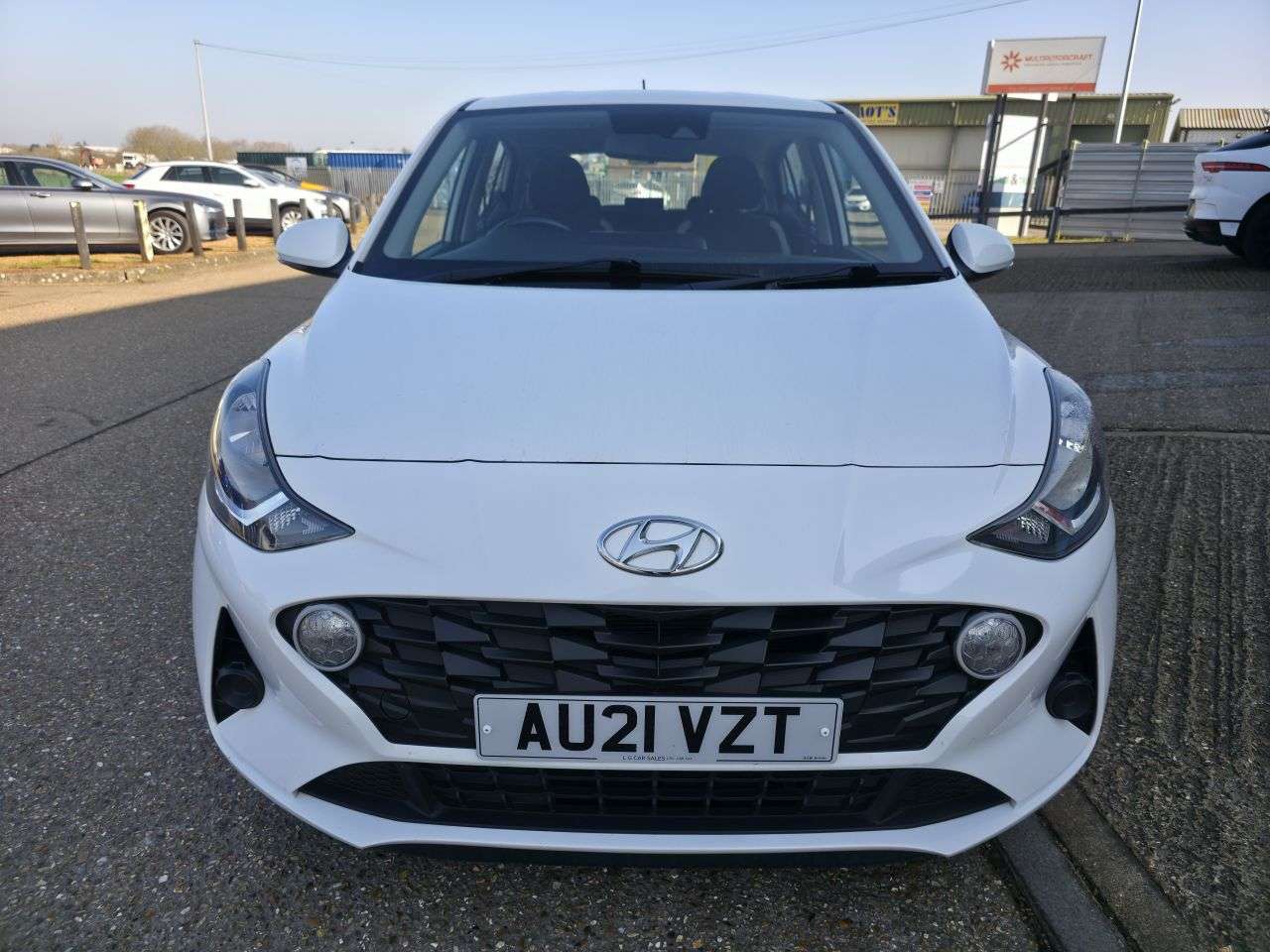 A 2021 HYUNDAI I10 1.2 SE Connect Hatchback 5dr Petrol Manual Euro 6 (s/s) (84 ps) A 2021 HYUNDAI I10 1.2 SE Connect Hatchback 5dr Petrol Manual Euro 6 (s/s) (84 ps)