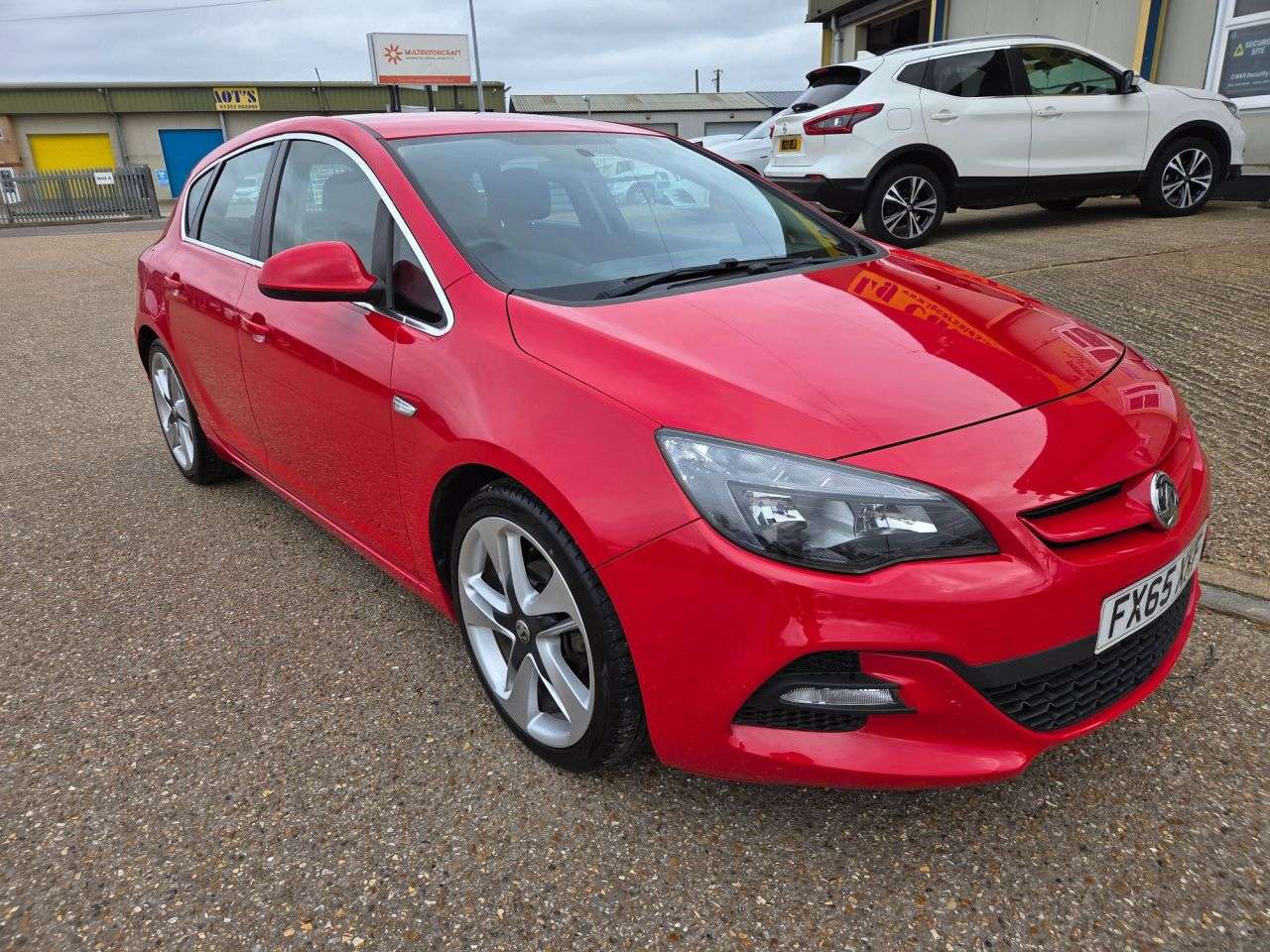 A 2015 VAUXHALL ASTRA 1.6i Limited Edition Hatchback 5dr Petrol Manual Euro 6 (115 ps) A 2015 VAUXHALL ASTRA 1.6i Limited Edition Hatchback 5dr Petrol Manual Euro 6 (115 ps)