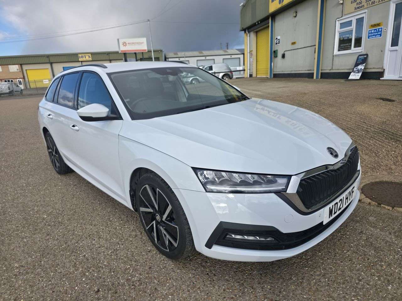 A 2021 SKODA OCTAVIA 1.4 TSI iV 13kWh SE Technology Estate 5dr Petrol Plug-in Hybrid DSG Euro 6 A 2021 SKODA OCTAVIA 1.4 TSI iV 13kWh SE Technology Estate 5dr Petrol Plug-in Hybrid DSG Euro 6
