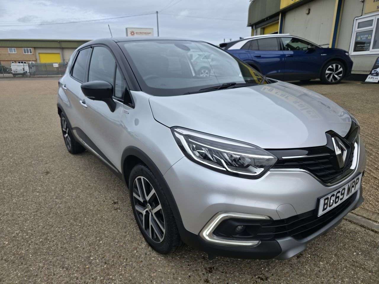 A 2019 RENAULT CAPTUR 1.3 TCe ENERGY S Edition SUV 5dr Petrol Manual Euro 6 (s/s) (130 ps) A 2019 RENAULT CAPTUR 1.3 TCe ENERGY S Edition SUV 5dr Petrol Manual Euro 6 (s/s) (130 ps)