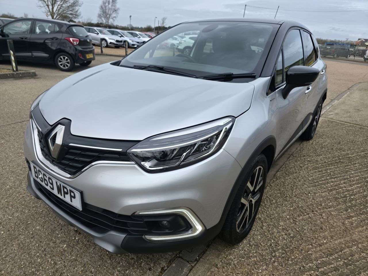 A 2019 RENAULT CAPTUR 1.3 TCe ENERGY S Edition SUV 5dr Petrol Manual Euro 6 (s/s) (130 ps) A 2019 RENAULT CAPTUR 1.3 TCe ENERGY S Edition SUV 5dr Petrol Manual Euro 6 (s/s) (130 ps)