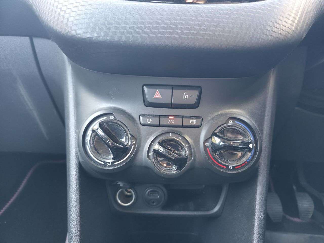 2016 PEUGEOT 2008 2016 PEUGEOT 2008