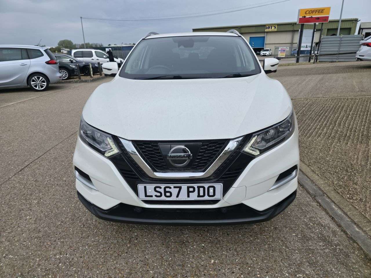 A 2017 NISSAN QASHQAI 1.5 dCi N-Connecta SUV 5dr Diesel Manual Euro 6 (s/s) (110 ps) A 2017 NISSAN QASHQAI 1.5 dCi N-Connecta SUV 5dr Diesel Manual Euro 6 (s/s) (110 ps)