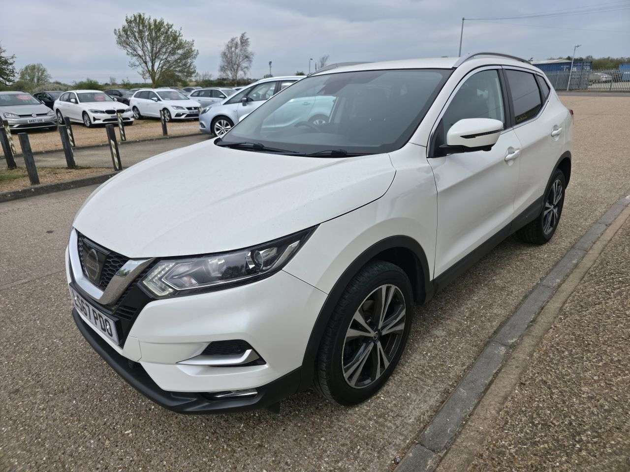 A 2017 NISSAN QASHQAI 1.5 dCi N-Connecta SUV 5dr Diesel Manual Euro 6 (s/s) (110 ps) A 2017 NISSAN QASHQAI 1.5 dCi N-Connecta SUV 5dr Diesel Manual Euro 6 (s/s) (110 ps)