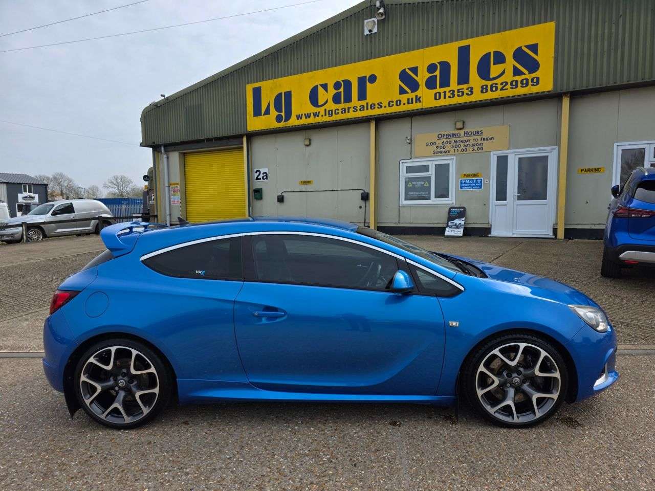 A 2014 VAUXHALL ASTRA GTC 2.0T VXR Coupe 3dr Petrol Manual Euro 5 (s/s) (280 ps) A 2014 VAUXHALL ASTRA GTC 2.0T VXR Coupe 3dr Petrol Manual Euro 5 (s/s) (280 ps)